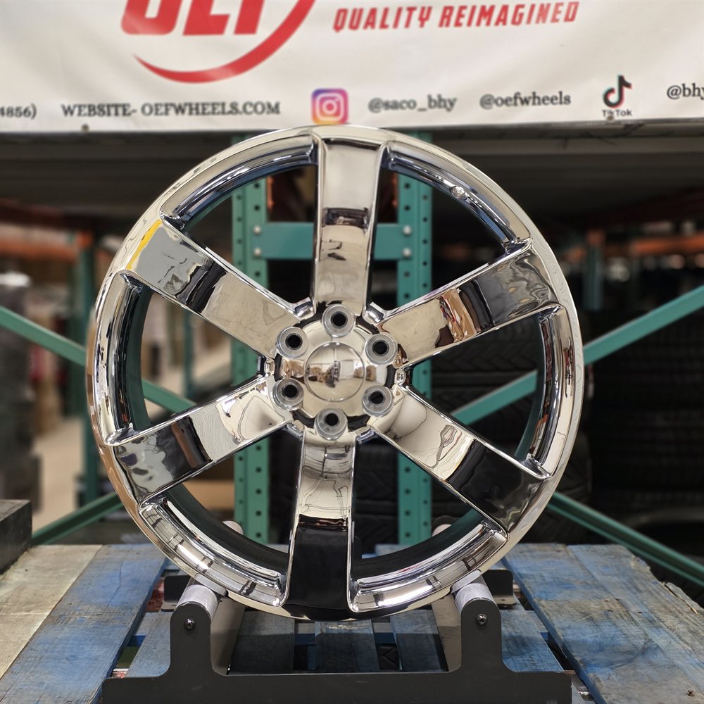 Chevy C09 wheel — Gloss Black, Silver