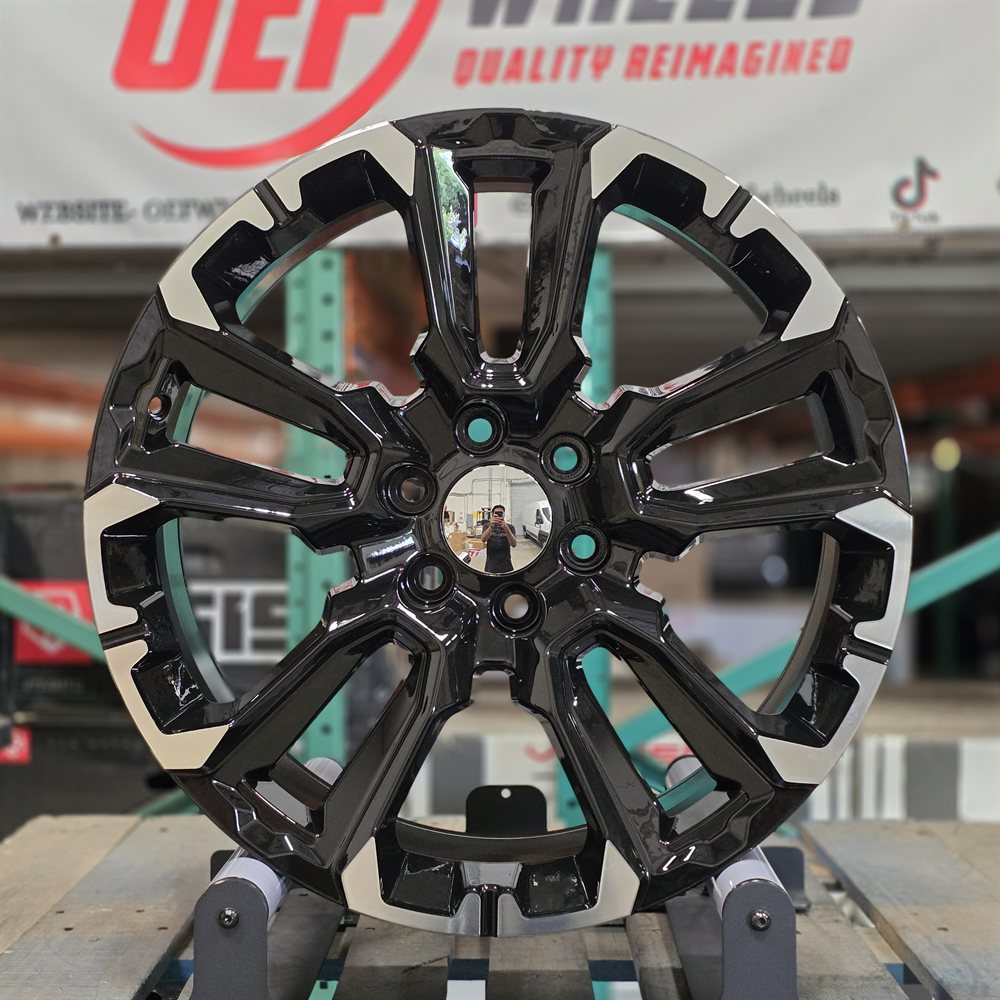 GMC G23 wheel — Silver Machine, Black Machine