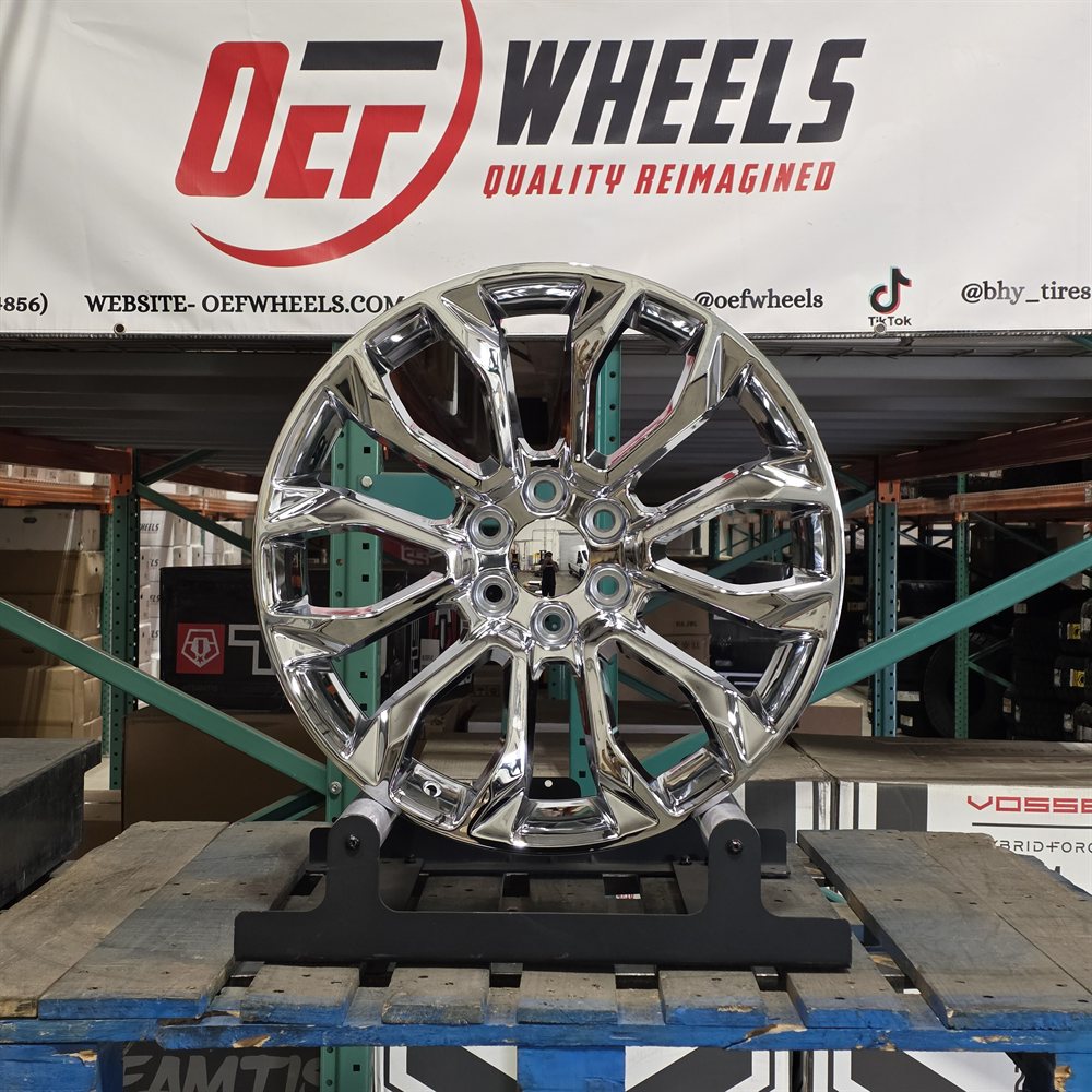 GMC G24 wheel — Chrome, Gloss Black