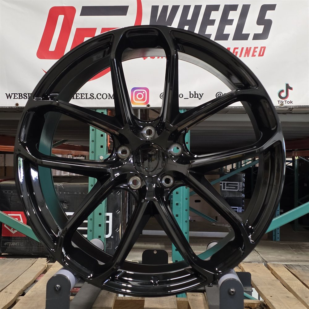 Porsche P024 wheel — Gloss Black